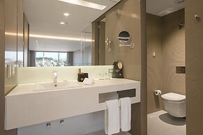 Suryaa Hotel Pinhais, Curio Collection by Hilton