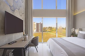 Suryaa Hotel Pinhais, Curio Collection by Hilton