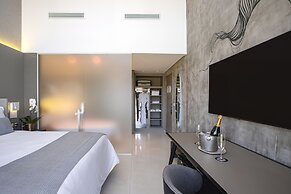 Suryaa Hotel Pinhais, Curio Collection by Hilton