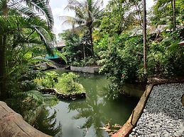 Palm Grove Eco Resort