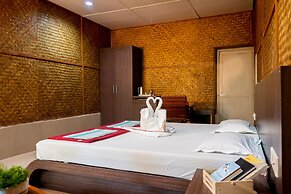 Palm Grove Eco Resort