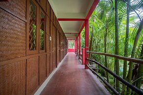 Palm Grove Eco Resort