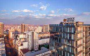 Onyx Hotel