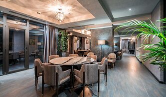 Onyx Hotel