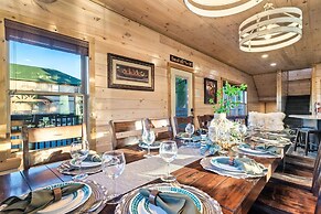 Hummingbird Hill Vista- Pool HotTub View