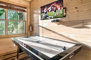 Hummingbird Hill Vista- Pool HotTub View