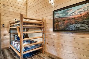 Hummingbird Hill Vista- Pool HotTub View