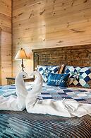 Hummingbird Hill Vista- Pool HotTub View