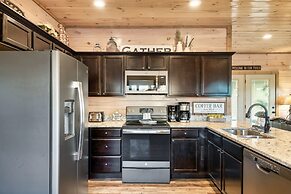 Hummingbird Hill Vista- Pool HotTub View