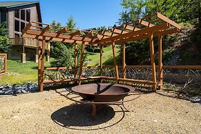 Hummingbird Hill Vista- Pool HotTub View