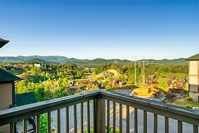 Hummingbird Hill Vista- Pool HotTub View
