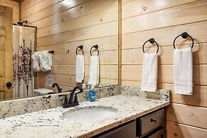 Hummingbird Hill Vista- Pool HotTub View