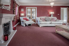 Knights Rest - 4 Bedroom - Princes Gate