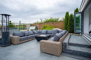 Knights Rest - 4 Bedroom - Princes Gate