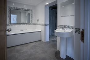 Knights Rest - 4 Bedroom - Princes Gate