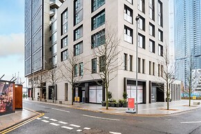 Deluxe two Bedroom Canary Wharf Apartment With River Views
