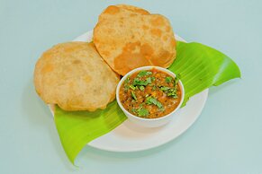 Itsy Hotels Vijaya Comforts, with BAR & restaurant