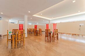 Itsy Hotels Vijaya Comforts, with BAR & restaurant
