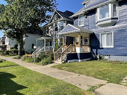 Pet Friendly 5BR Home near Downtown Detroit by RedAwning