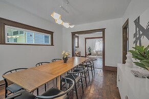 Pet Friendly 5BR Home near Downtown Detroit by RedAwning