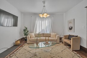 Pet Friendly 5BR Home near Downtown Detroit by RedAwning