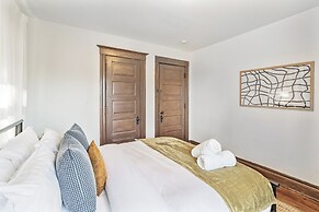 Pet Friendly 5BR Home near Downtown Detroit by RedAwning