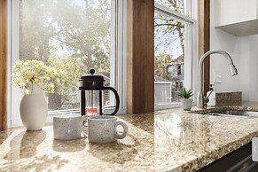 Pet Friendly 5BR Home near Downtown Detroit by RedAwning