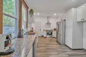 Pet Friendly 5BR Home near Downtown Detroit by RedAwning