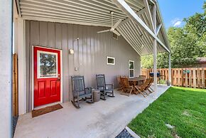 Sattler Haus Rr 464 2 Bedroom Home by RedAwning