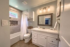 Sattler Haus Rr 464 2 Bedroom Home by RedAwning