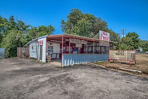 Sattler Haus Rr 464 2 Bedroom Home by RedAwning