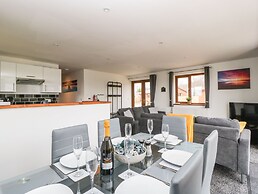 Delphine Lodge, Meadow View Lodges