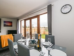 Delphine Lodge, Meadow View Lodges