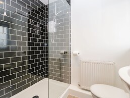 Delphine Lodge, Meadow View Lodges