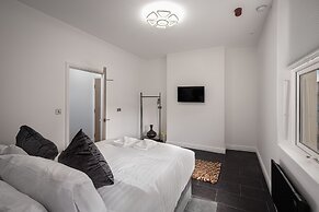 Town View Apartment by Sasco