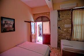 Ayvalık Bonjour Pansiyon