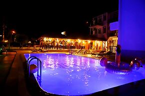 Akin Apart and Hotel