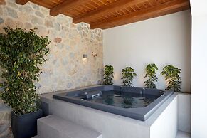 Kamini White I Villa