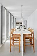 Kamini White I Villa