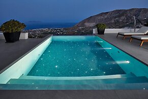 Kamini White I Villa