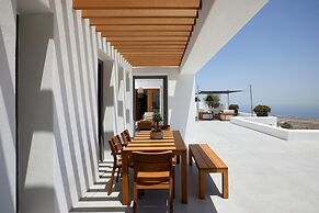 Kamini White I Villa