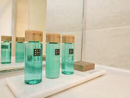 The Margaret Suite Stone Cross Mansion