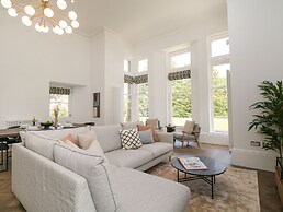 The Margaret Suite Stone Cross Mansion