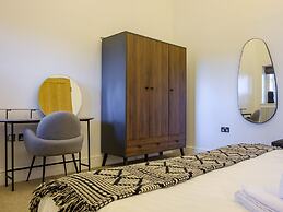 The Margaret Suite Stone Cross Mansion