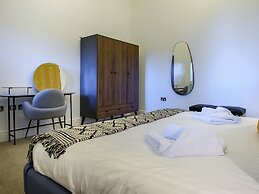 The Margaret Suite Stone Cross Mansion