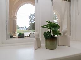 The Margaret Suite Stone Cross Mansion