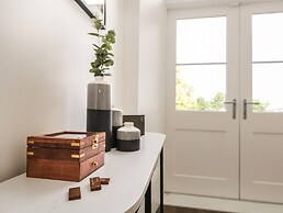 The Margaret Suite Stone Cross Mansion