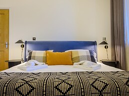 The Margaret Suite Stone Cross Mansion