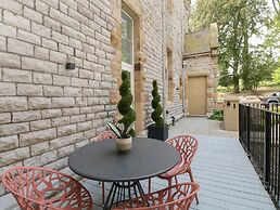 Rowley House at Stone Cross Mansion