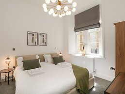 Alice House Stone Cross Mansion